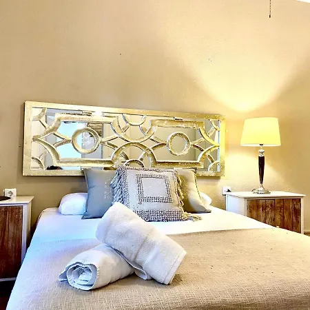 Alani Montjuic Hostal